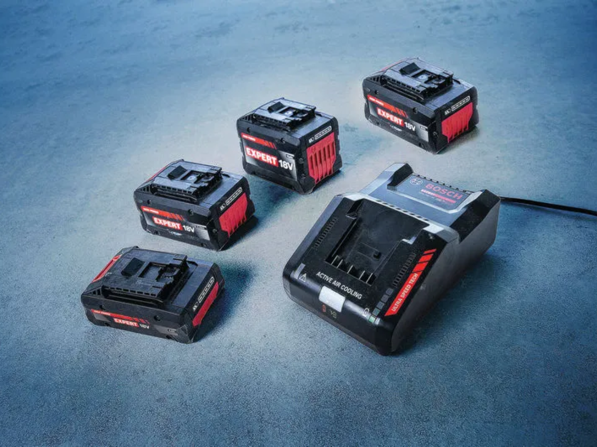 BOSCH Ładowarka EXPERT EXAL18V-160