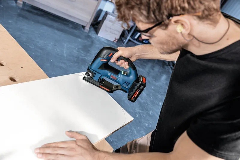 BOSCH EXPERT Wyrzynarka EXST18V-155B - zastosowanie
